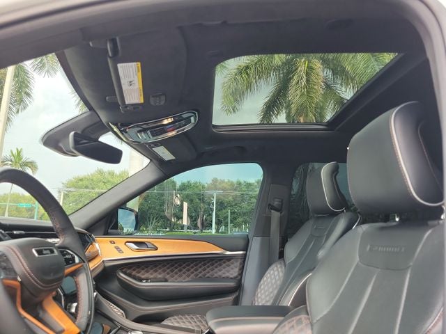 2022 Jeep Grand Cherokee Summit Reserve