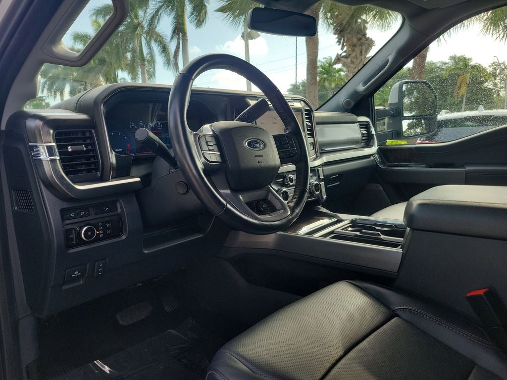 2023 Ford F-350 LARIAT
