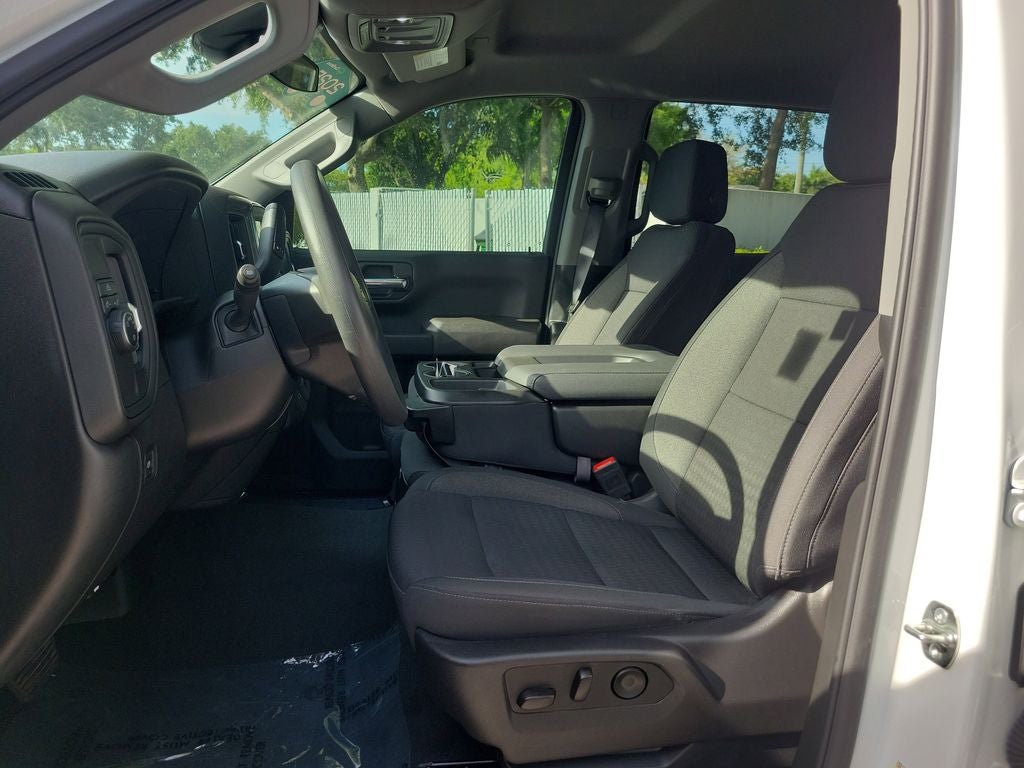 2025 Chevrolet Silverado Custom