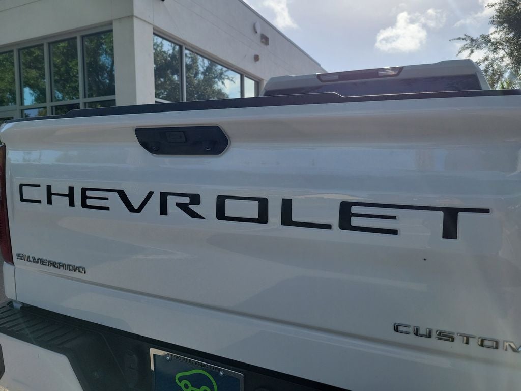 2025 Chevrolet Silverado Custom