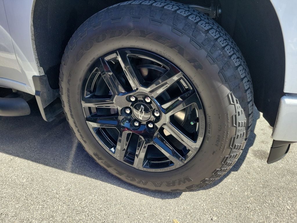 2025 Chevrolet Silverado Custom
