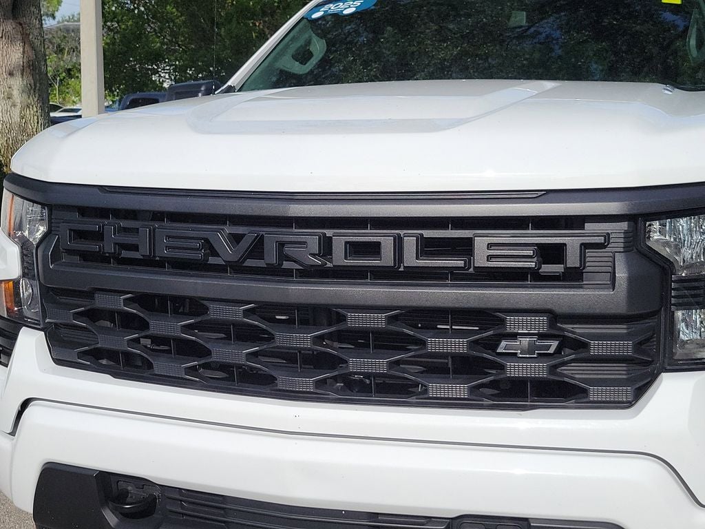 2025 Chevrolet Silverado Custom