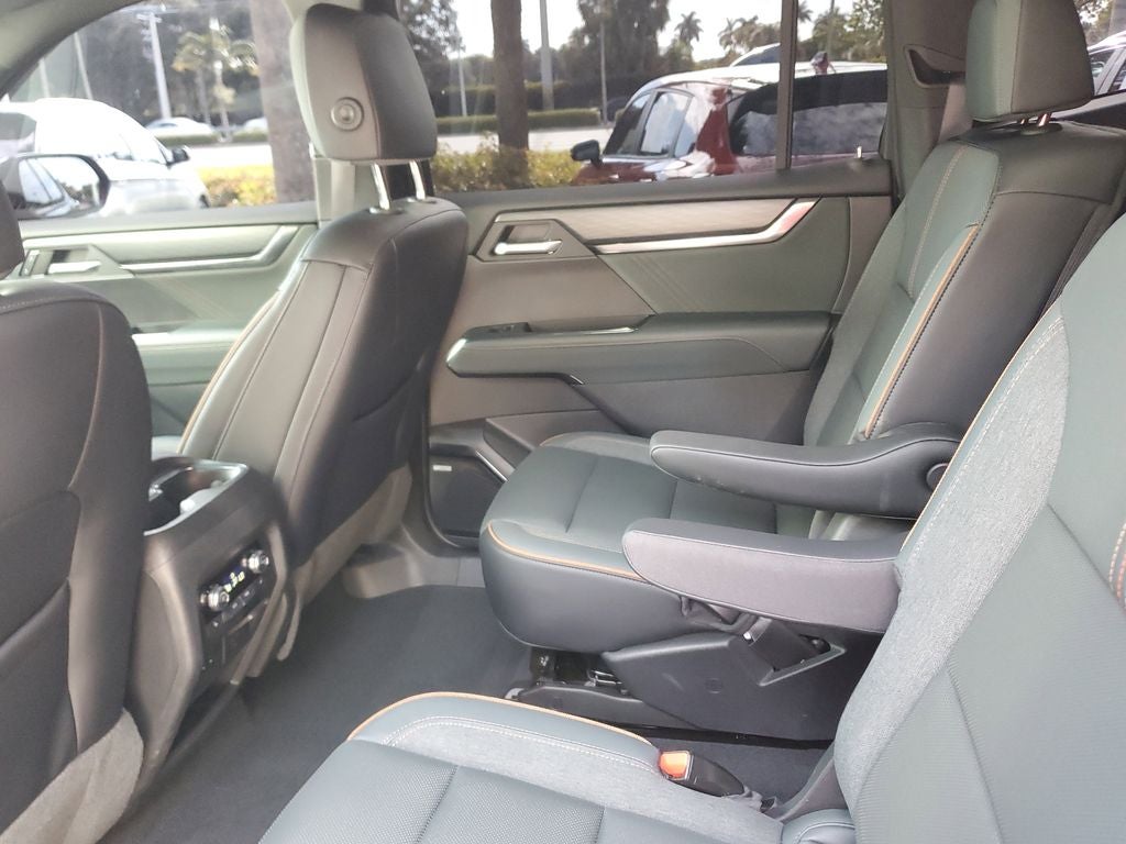 2024 GMC Acadia AWD AT4