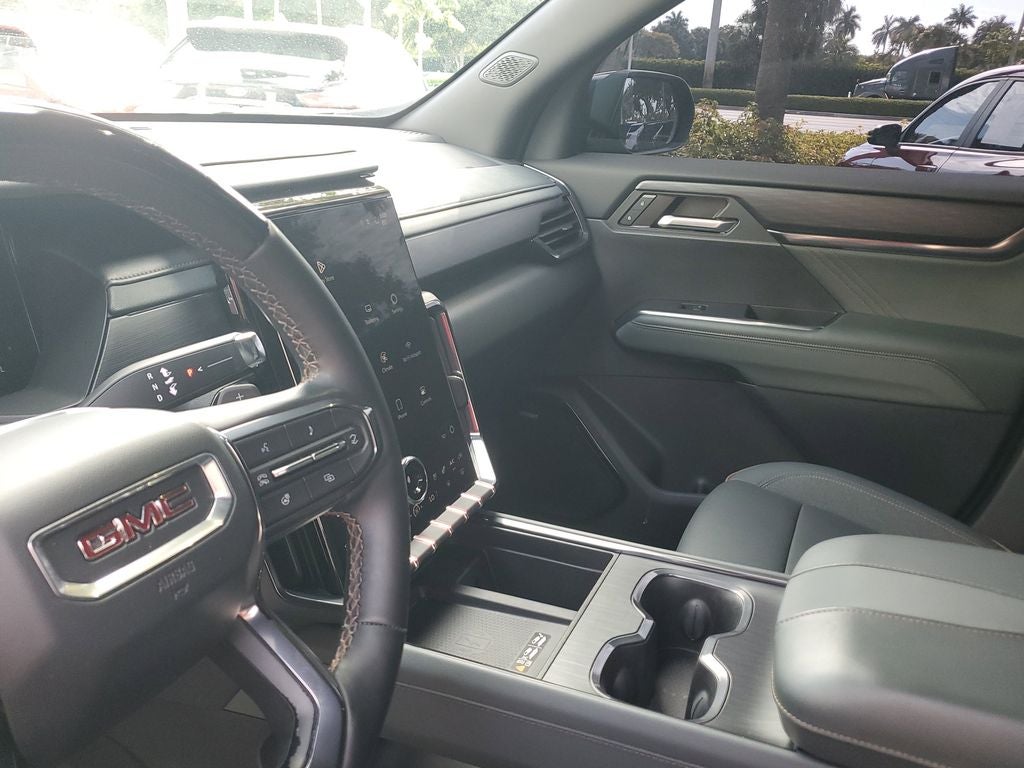 2024 GMC Acadia AWD AT4