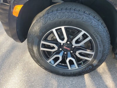 2023 GMC Yukon XL AT4