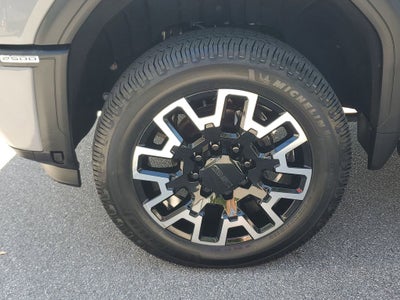 2025 GMC Sierra AT4