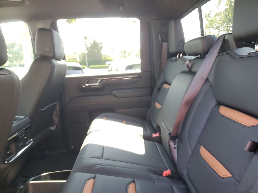2025 GMC Sierra AT4