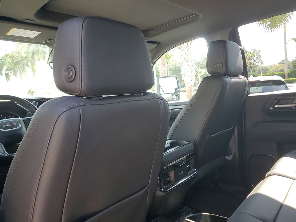 2025 GMC Sierra AT4