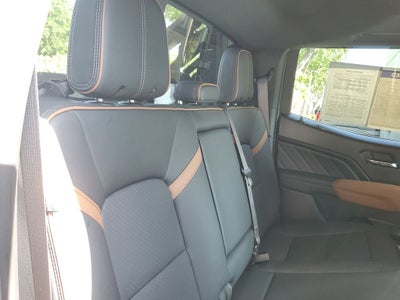 2025 GMC Canyon 4WD AT4