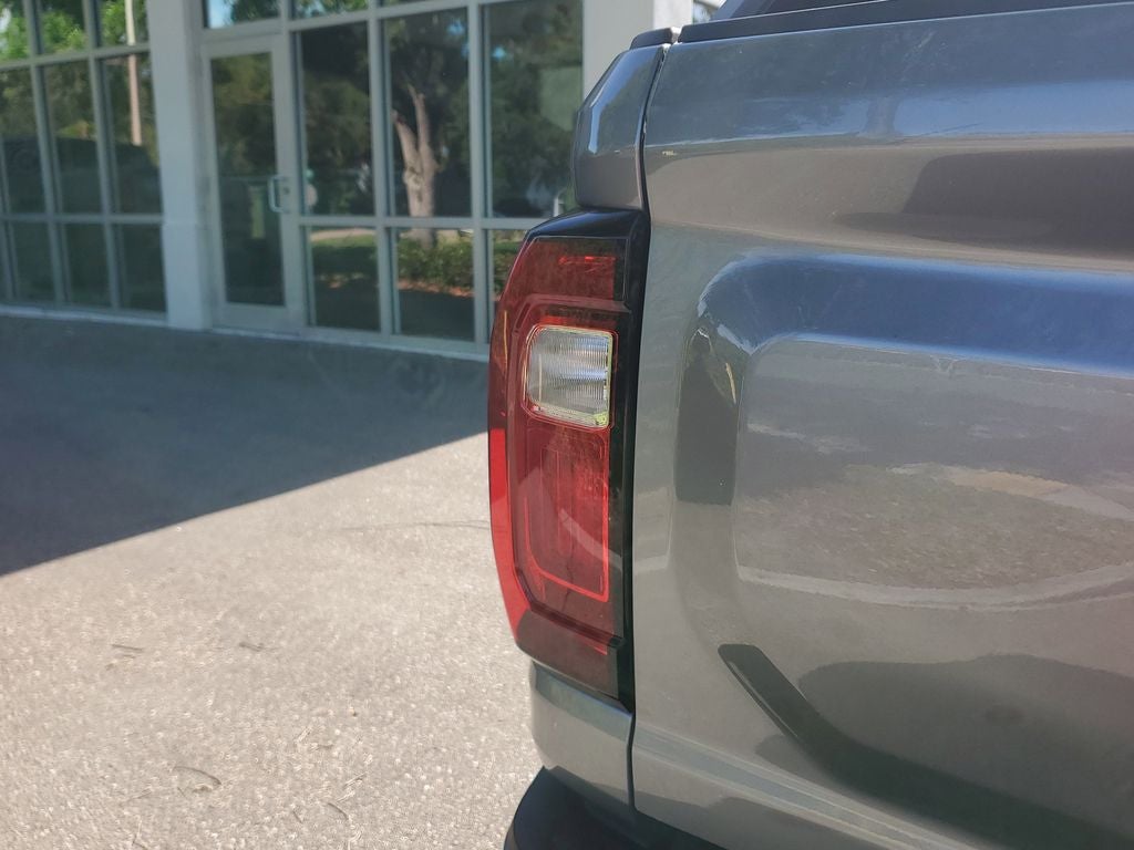 2025 GMC Canyon 4WD AT4