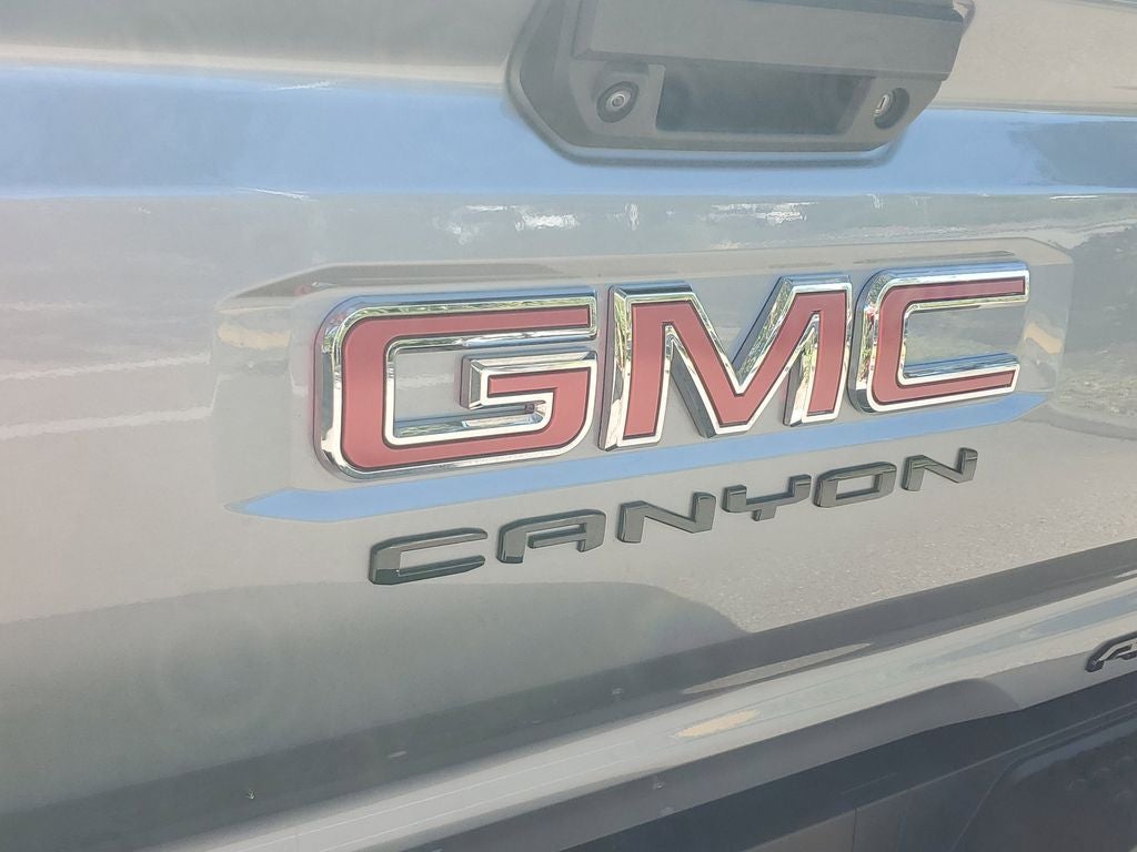 2025 GMC Canyon 4WD AT4