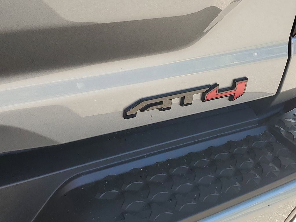 2025 GMC Canyon 4WD AT4