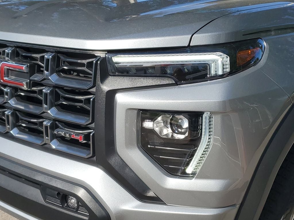 2025 GMC Canyon 4WD AT4