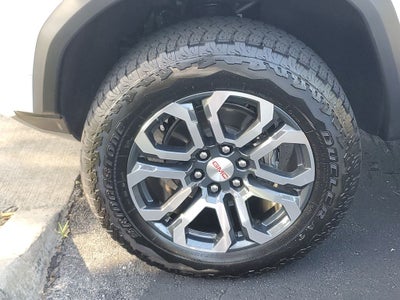 2024 GMC Canyon 4WD AT4