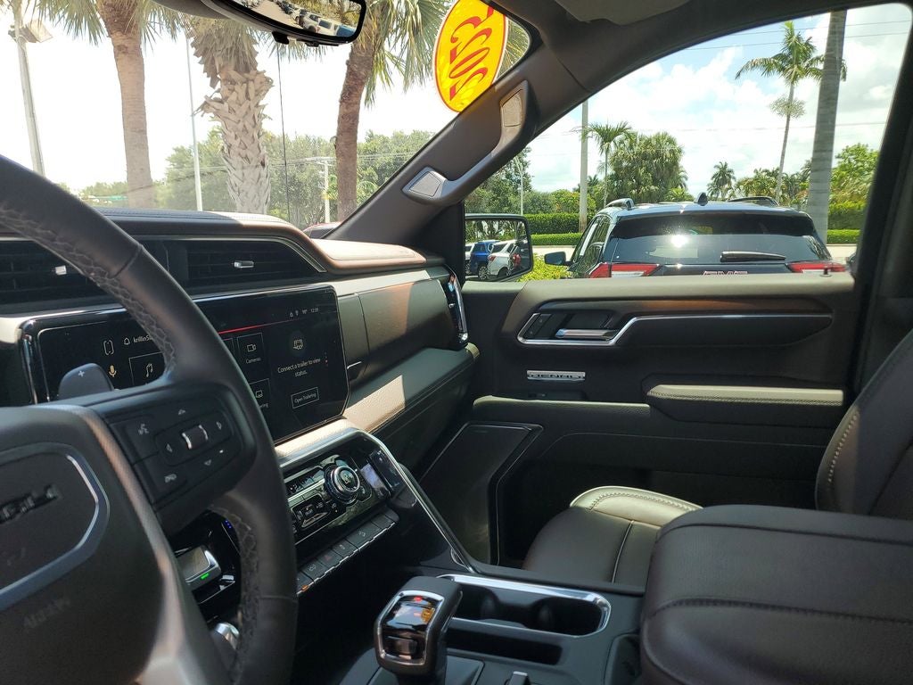 2025 GMC Sierra Denali