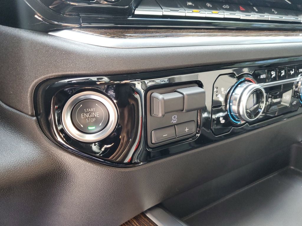 2025 GMC Sierra Elevation