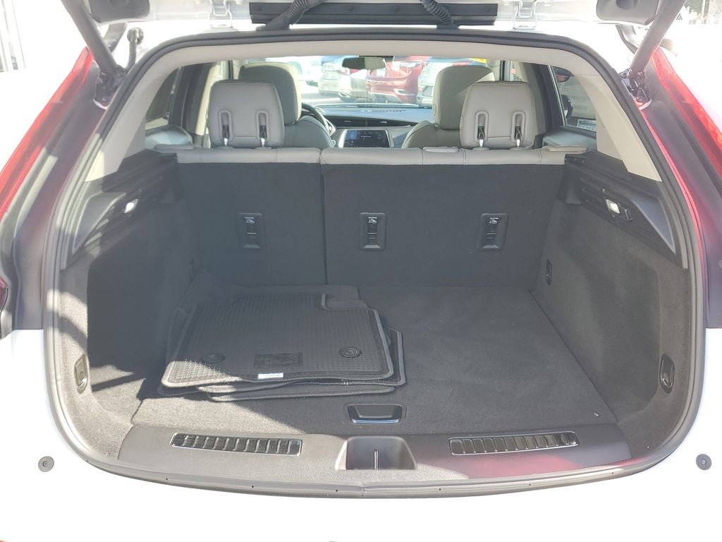 2023 Cadillac XT4 FWD Premium Luxury