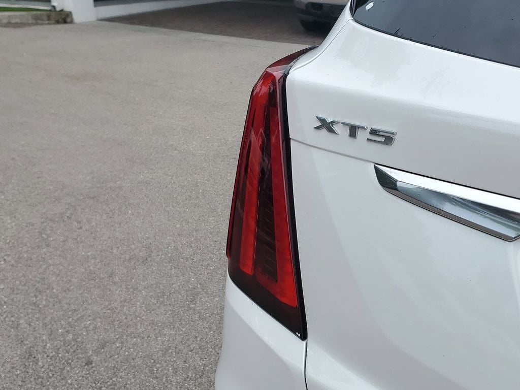 2023 Cadillac XT5 FWD Premium Luxury