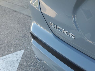 2023 Nissan Kicks SR