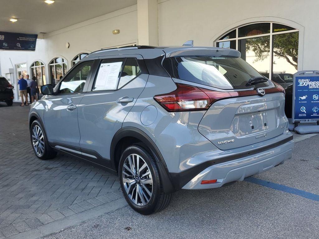 2023 Nissan Kicks SR