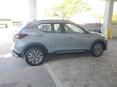 2023 Nissan Kicks SR