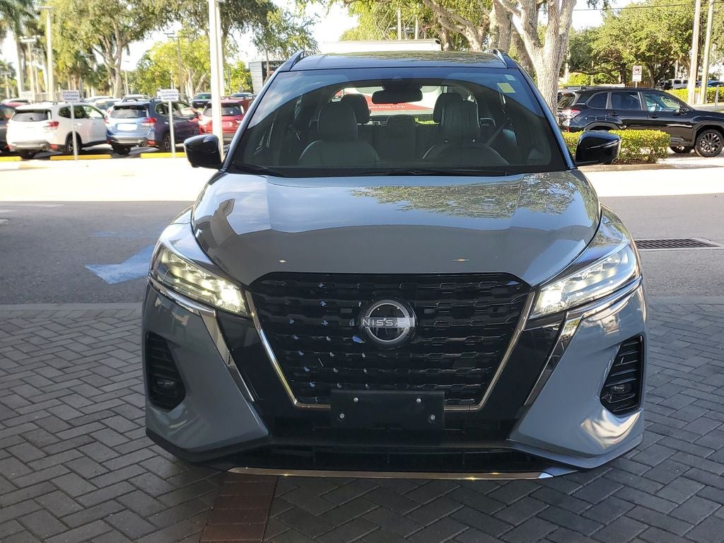 2023 Nissan Kicks SR