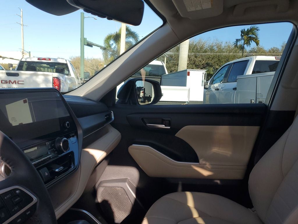 2023 Toyota Highlander XLE