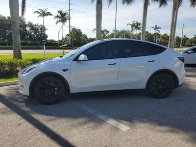 2024 Tesla Model Y Long Range