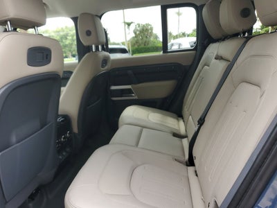 2022 Land Rover Defender 110 SE