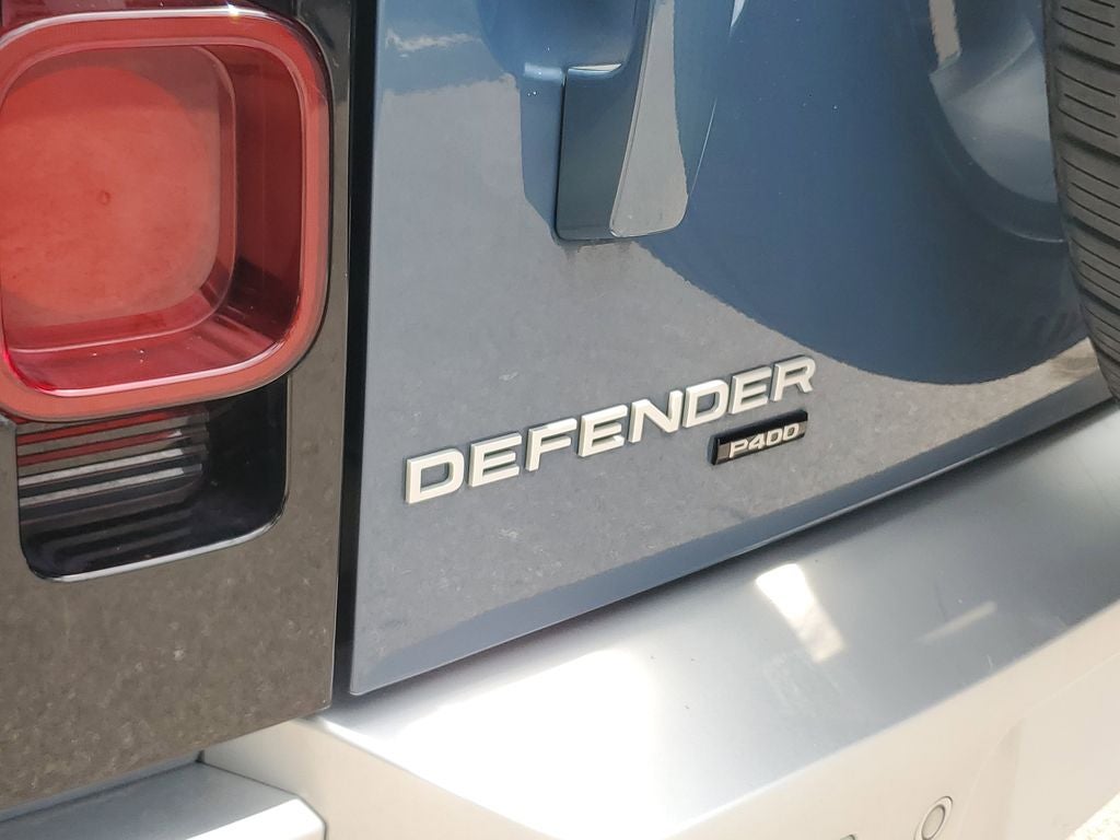 2022 Land Rover Defender 110 SE