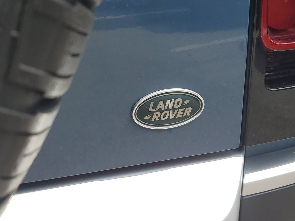 2022 Land Rover Defender 110 SE