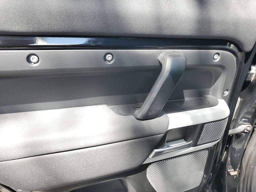 2023 Land Rover Defender 130 SE