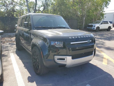 2023 Land Rover Defender 130 SE