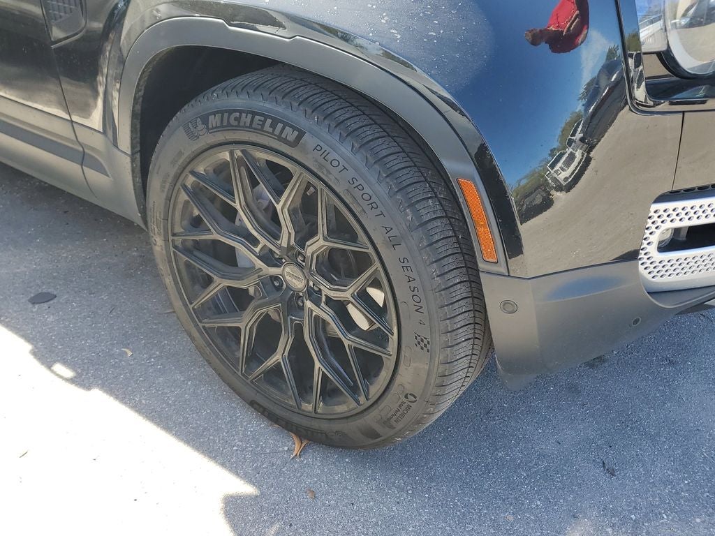 2023 Land Rover Defender 130 SE