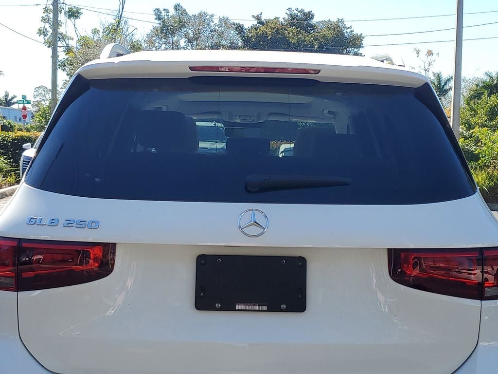 2023 Mercedes-Benz GLB 250