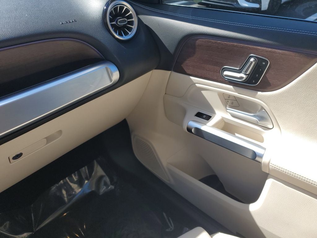 2023 Mercedes-Benz GLB 250