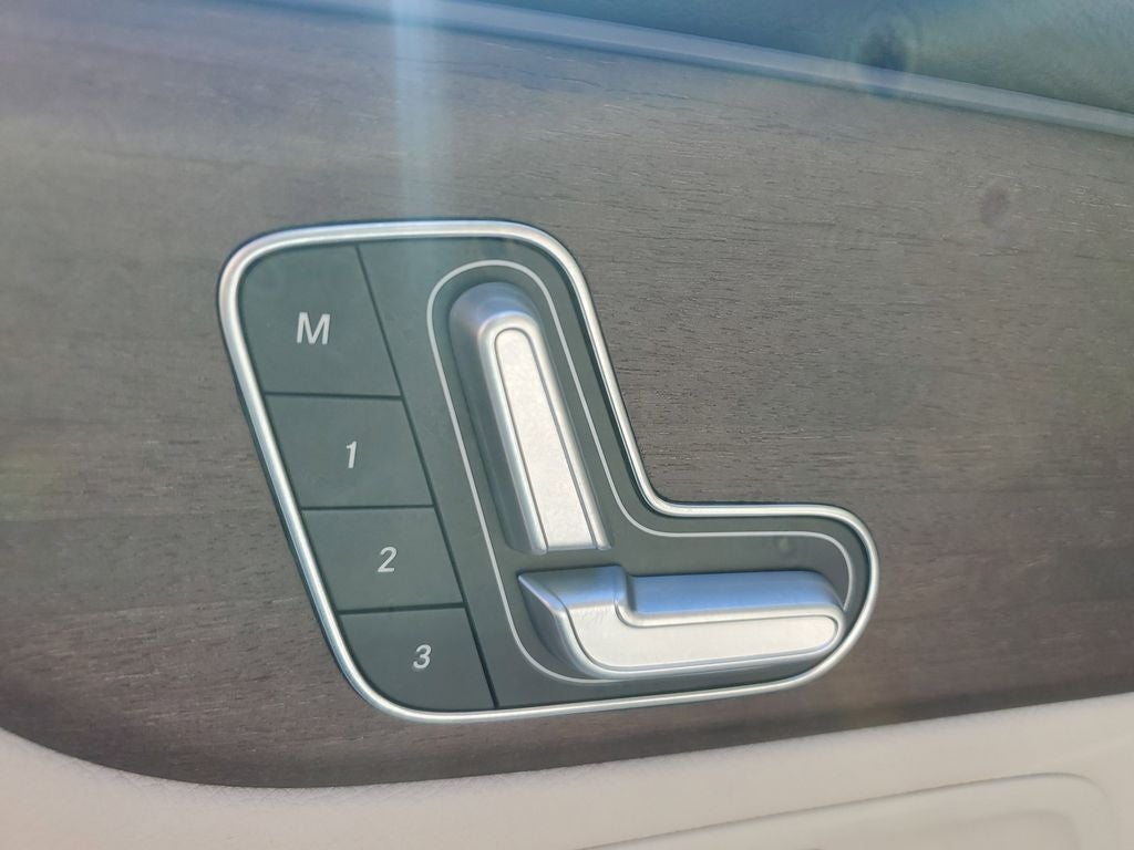 2023 Mercedes-Benz GLB 250