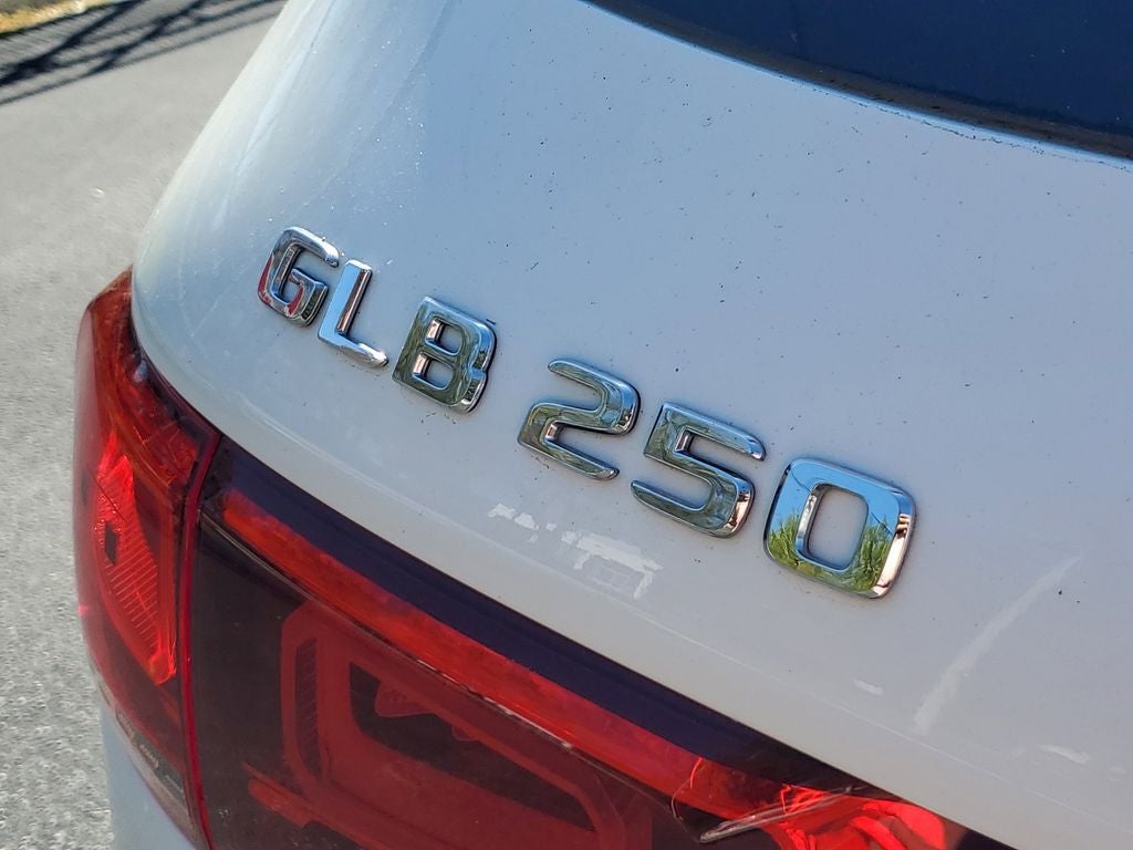 2023 Mercedes-Benz GLB 250