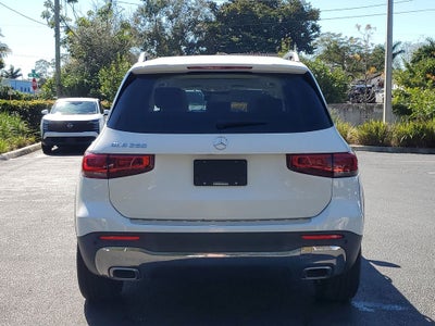 2023 Mercedes-Benz GLB 250