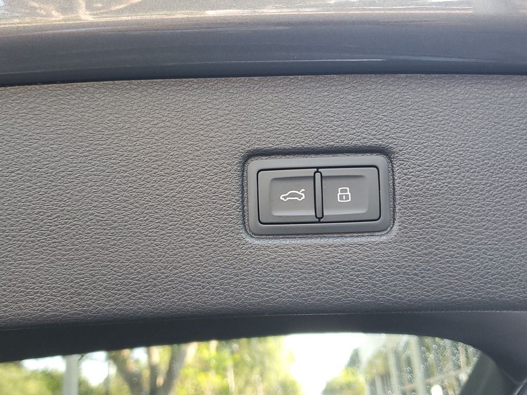 2022 Audi Q7 Premium Plus