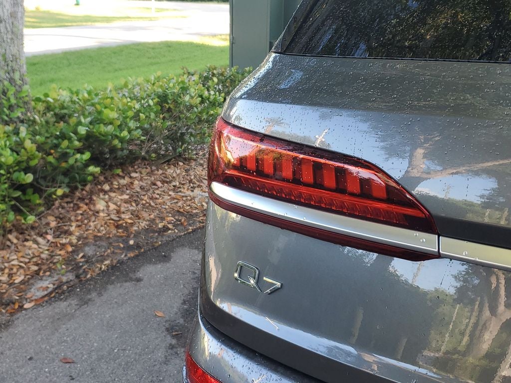 2022 Audi Q7 Premium Plus