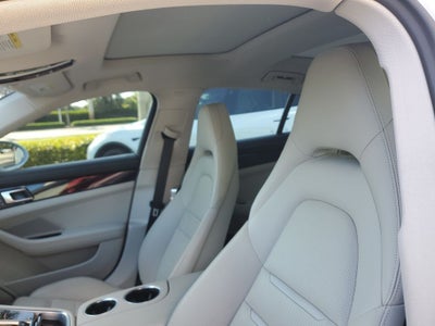 2023 Porsche Panamera 4