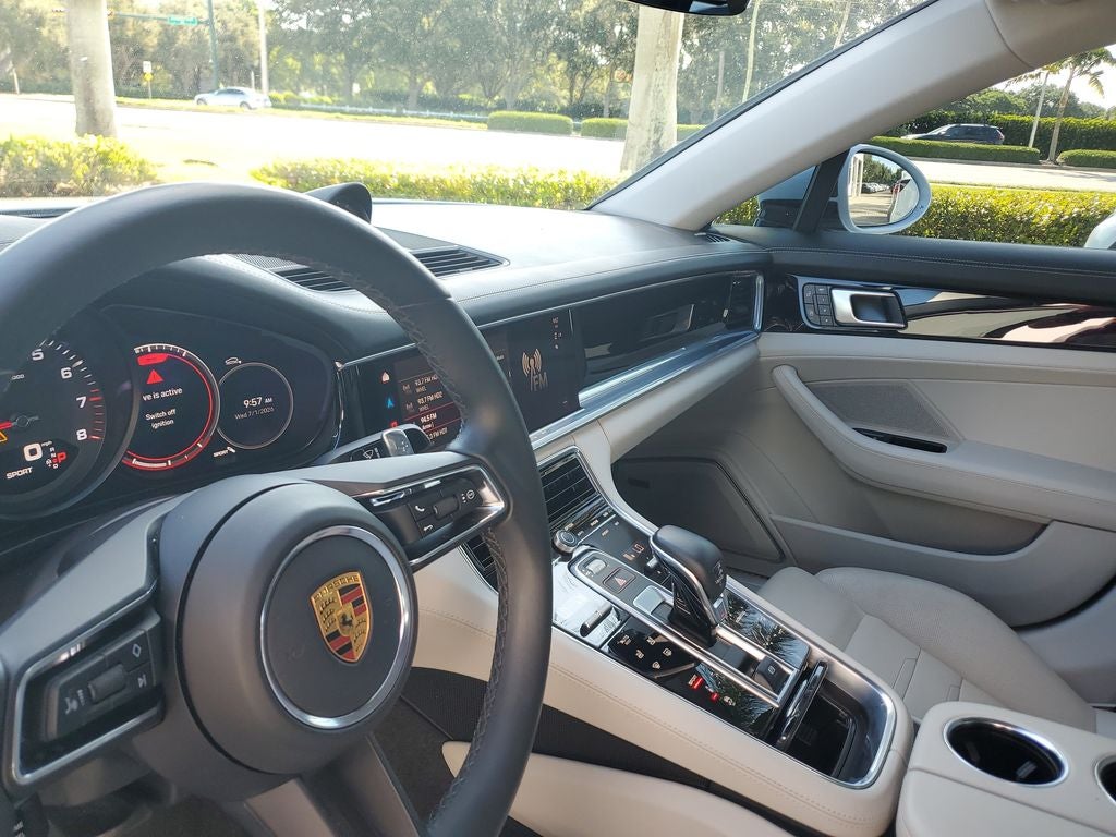 2023 Porsche Panamera 4