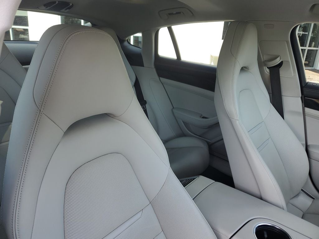 2023 Porsche Panamera 4