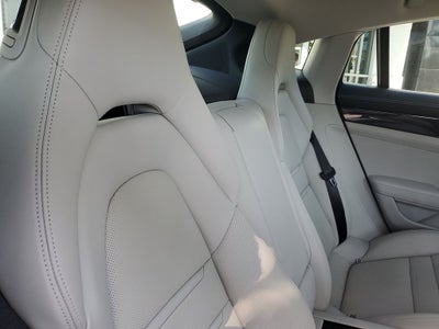 2023 Porsche Panamera 4